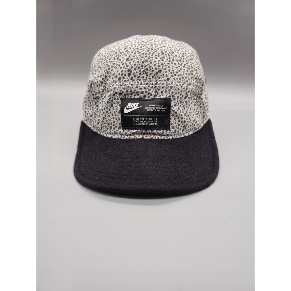 Nike Hat Cap Strap Back Gray Black Panel Lightweight Running Run AW84 Mens - Picture 1 of 5
